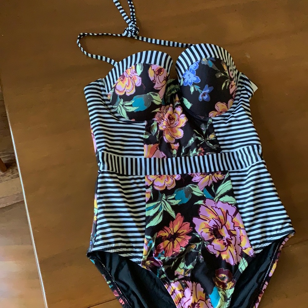 ModCloth tide my best swimsuit noir mix one piece - Picture 3 of 9